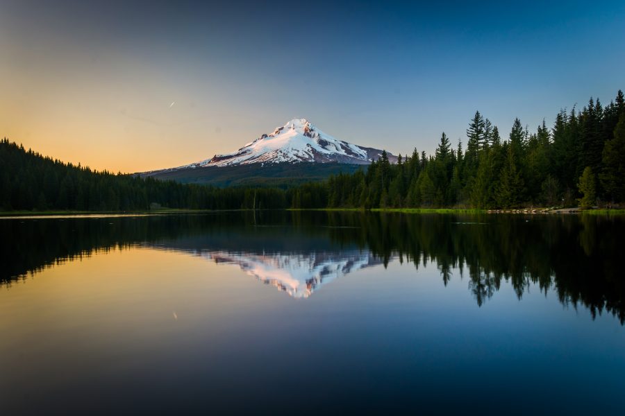 Mount Hood se reflète dans Trillium Lake - Forêt Nationale de Mount Hood