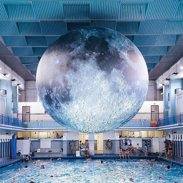 Rennes lune piscine planétarium