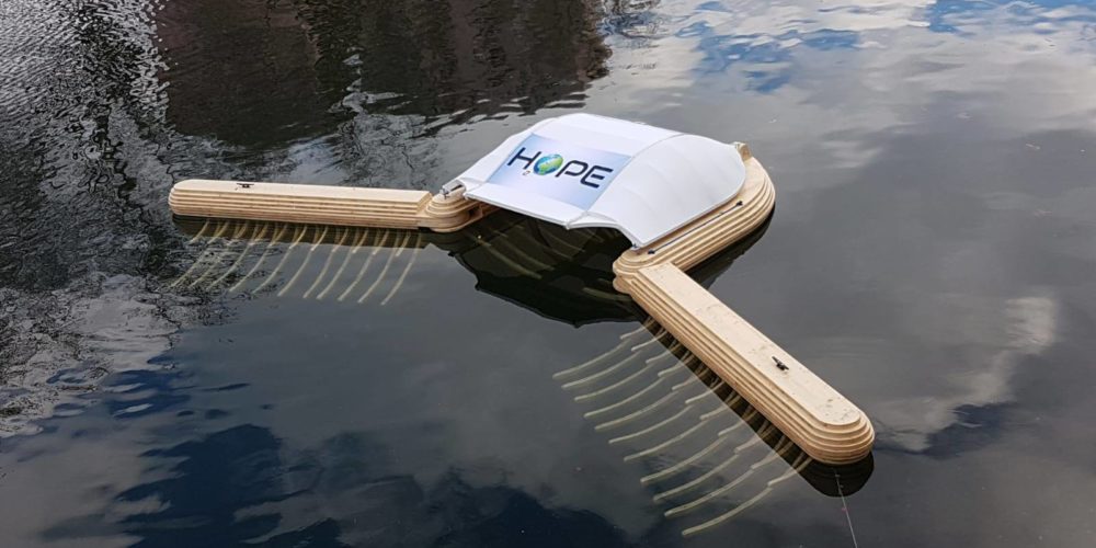 Strasbourg : cet aspirateur aquatique repêche les déchets des rivières