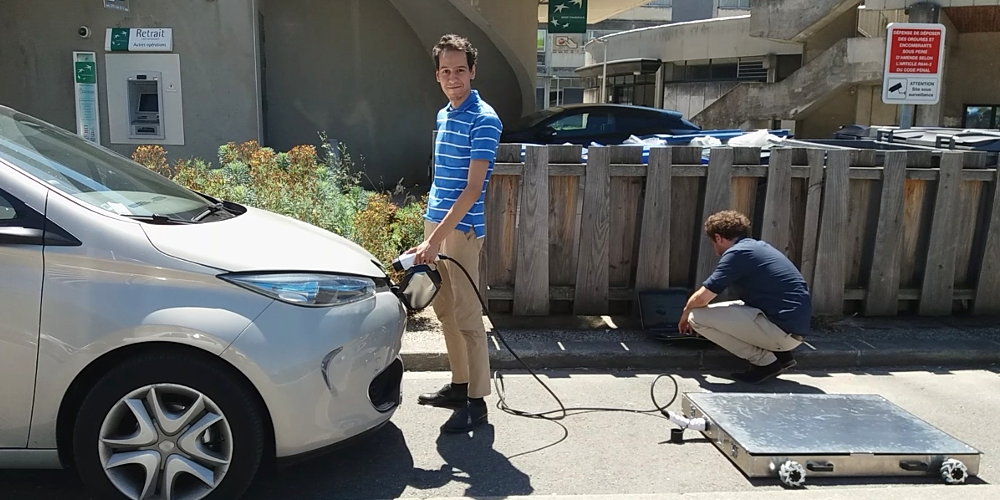 Des robots mobiles pour recharger sa voiture n’importe où
